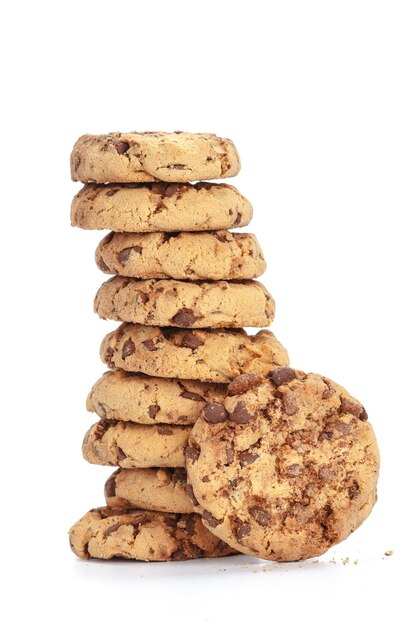 Biscuit aux pépites de chocolat sur blanc