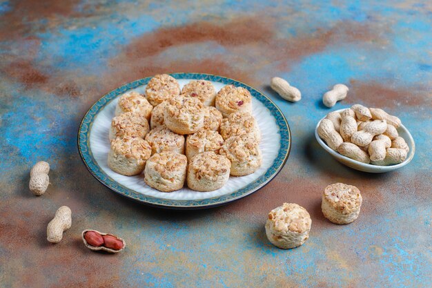 Biscuits aux cacahuètes maison.