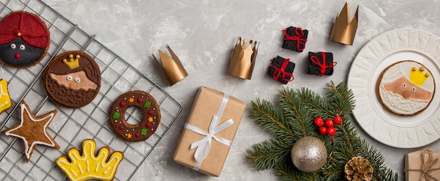 Biscuits et cadeaux d'épiphanie espagnole