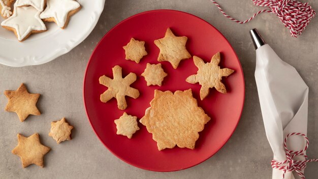 Biscuits dans le concept de forme de flocons de neige