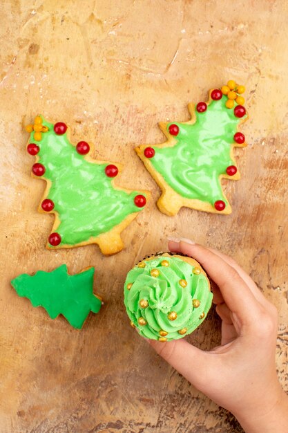 Biscuits en forme d'arbre vue de dessus