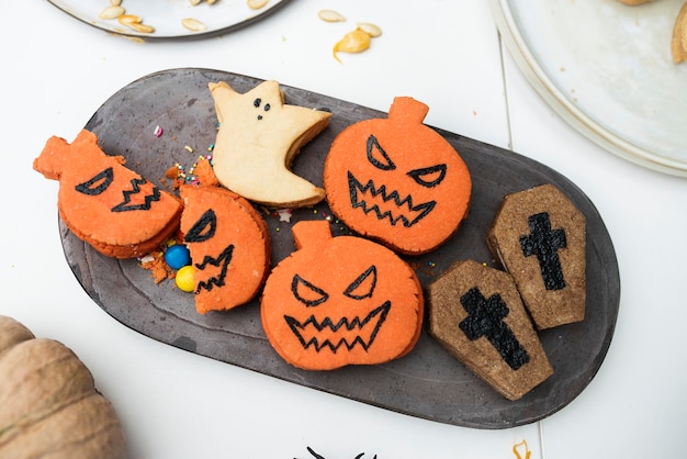 Photo gratuite biscuits d'halloween festifs et mignons