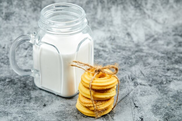 Biscuits et lait.