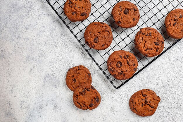 Biscuits sans gluten aux pépites de chocolat.