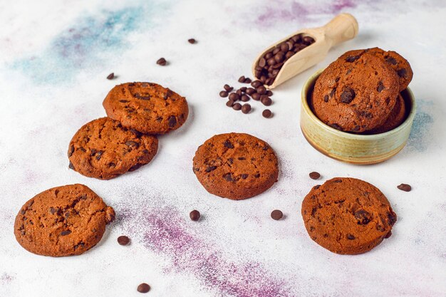 Biscuits sans gluten aux pépites de chocolat.