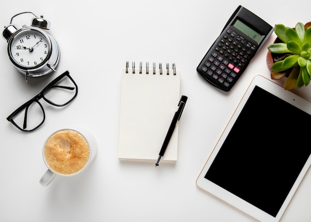 Bloc-notes Avec Vue De Dessus Près De La Tablette