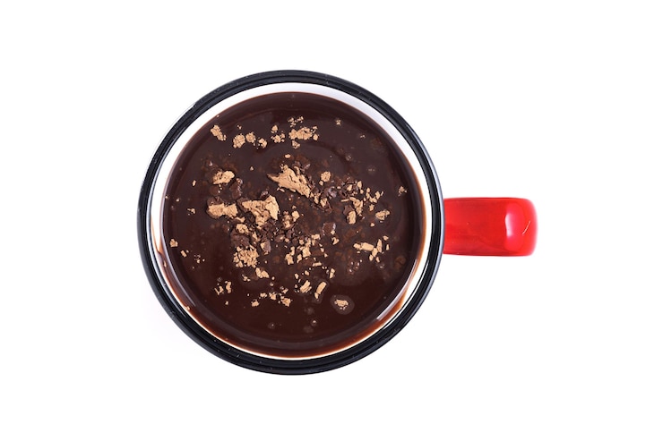 Photo gratuit boisson au chocolat chaud isolée sur fond blanc