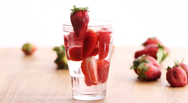 Boisson froide aux fraises