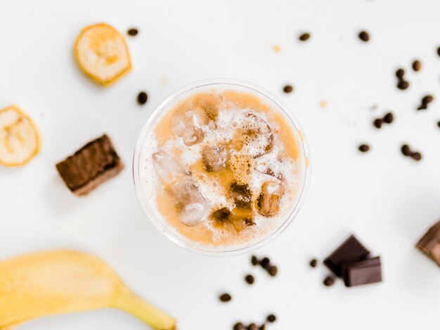 Boisson glacée à la banane et au chocolat