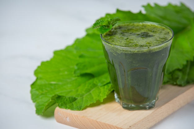 Boisson saine, smoothie aux légumes