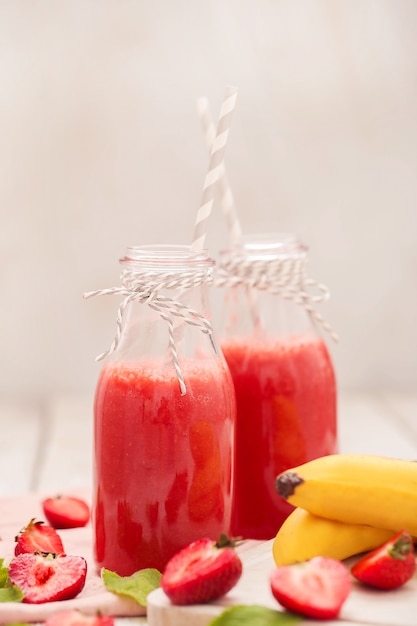 Photo gratuite boisson smoothie aux fraises