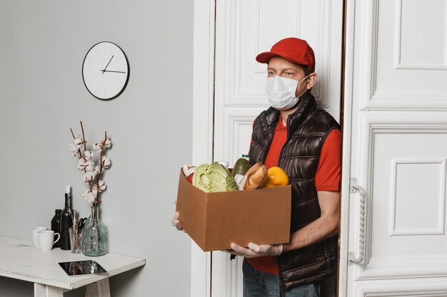 Boîte de transport homme coup moyen