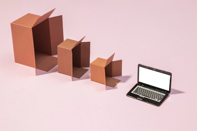 Boîtes à angle élevé et disposition pour ordinateur portable