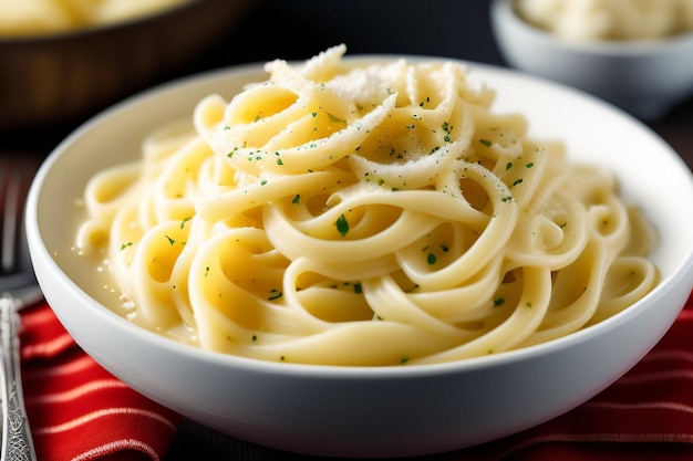 Photo gratuite un bol de pâtes au parmesan