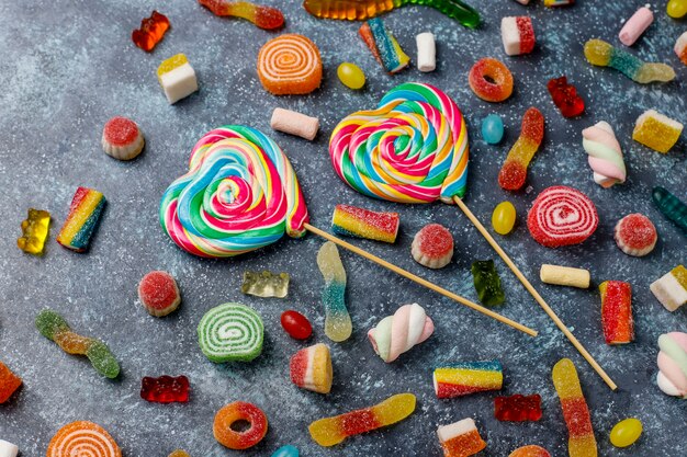 Bonbons colorés, gelée et marmelade, vue de dessus