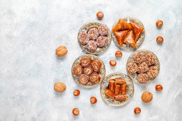 Bonbons de l'Est, assortiment de délices turcs traditionnels aux noix.