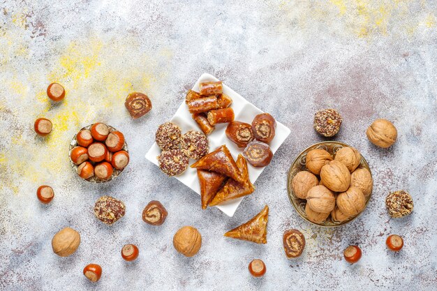 Bonbons de l'Est, assortiment de délices turcs traditionnels aux noix.