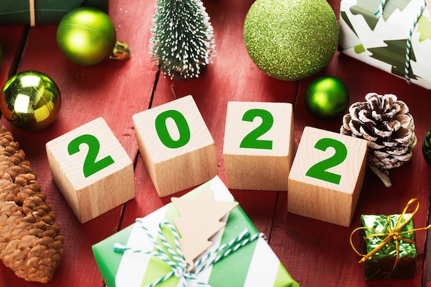 Bonne année 2022 noël 2022 cadeaux de noël placés dans une ambiance festive