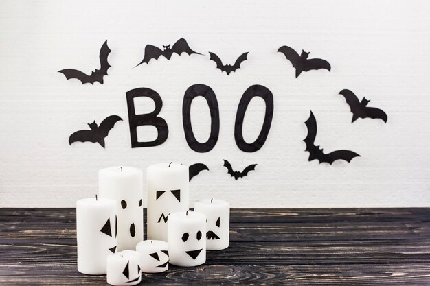 Boo word et bougies décorées