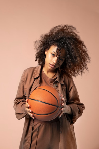 Photo gratuite bouchent le portrait de la belle adolescente