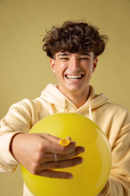 Photo gratuite bouchent le portrait de la belle adolescente