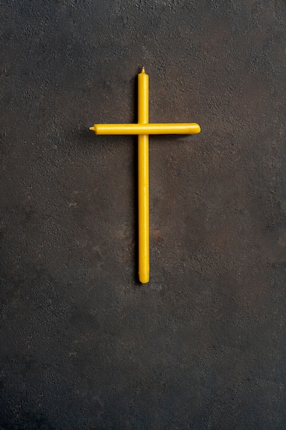Bougies vue de dessus en forme de croix