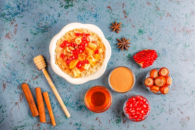 Bouillie d'avoine aux pommes et cannelle.