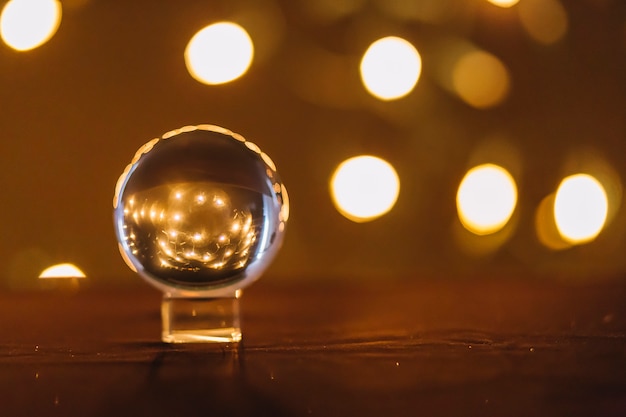 Photo gratuite boule magique près des lumières