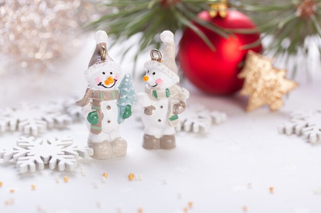 Boules de Noël avec des poupées