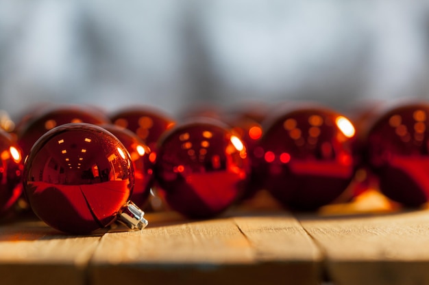 Photo gratuite boules de noël rouges