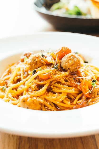 Photo gratuite boulettes de viande de spaghetti