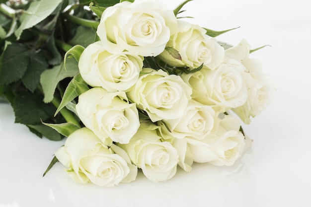 Bouquet de roses blanches