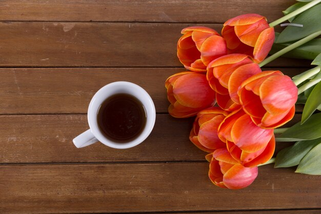 Bouquet de roses et de café