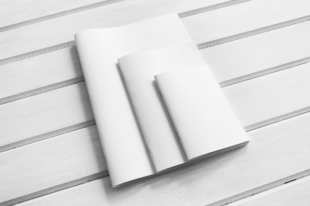 Brochures commerciales de différentes tailles