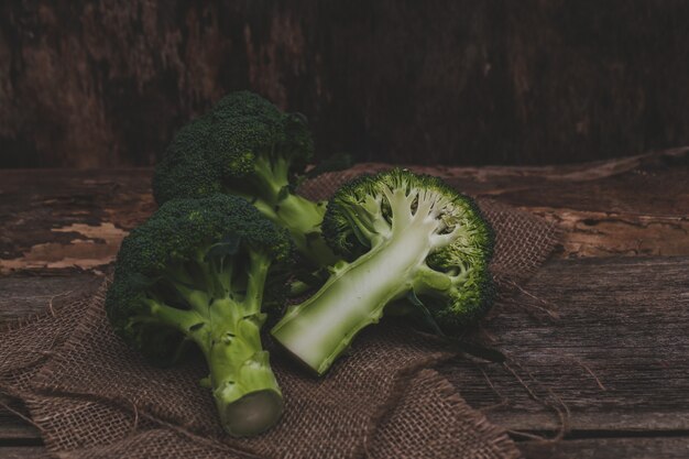 Brocoli sur la table