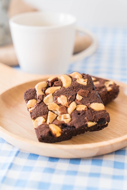 Brownies au chocolat sur la table