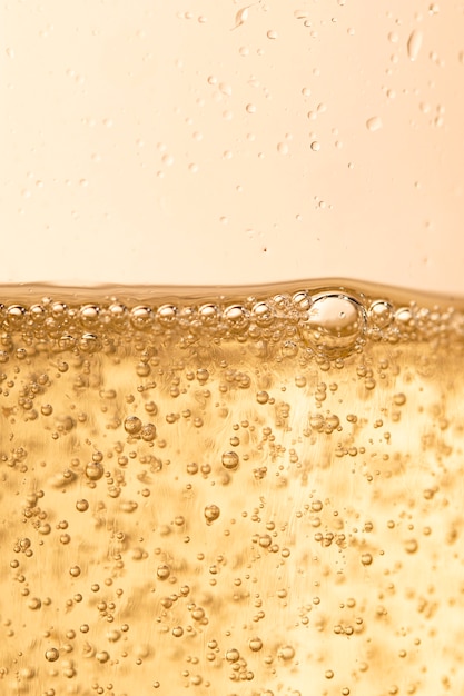 Photo gratuite des bulles de champagne brillent pour la fête du nouvel an