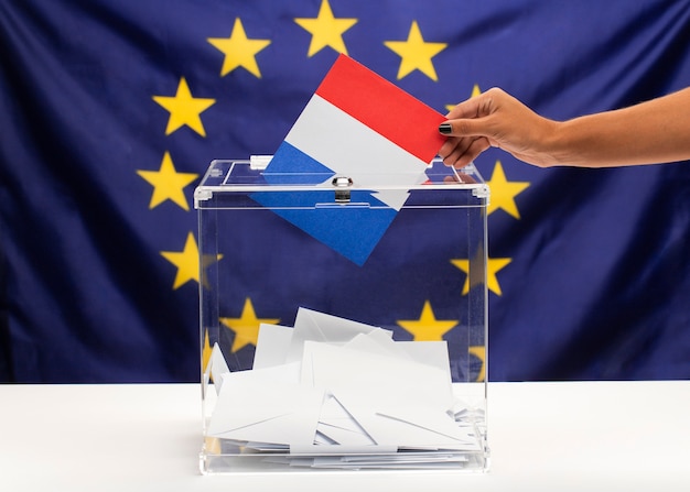 Bulletin de vote drapeau France sur fond de l'union européenne