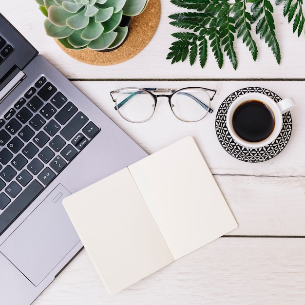 Bureau bureau avec objets