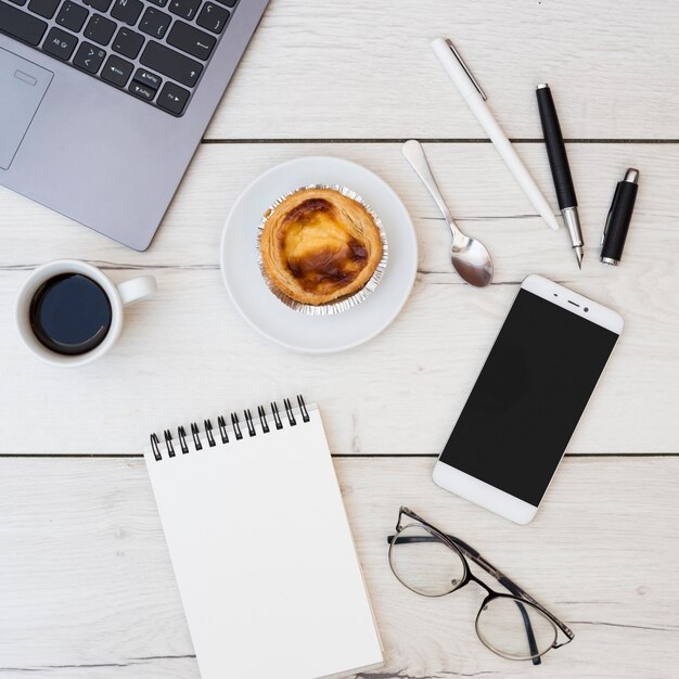 Bureau bureau avec objets