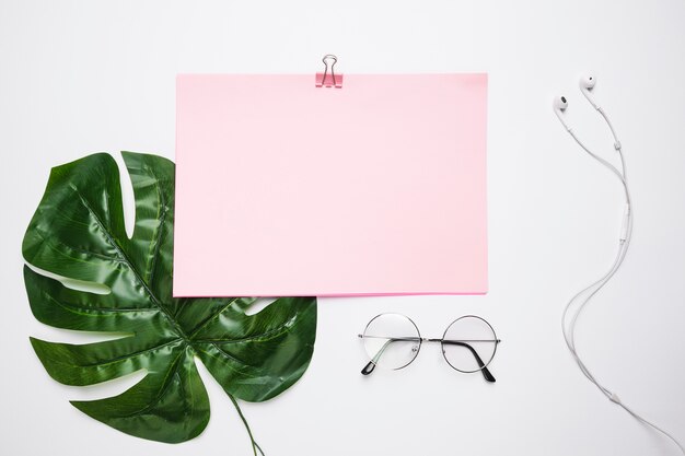 Bureau avec des lunettes