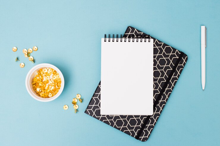 Photo gratuit bureau avec objets