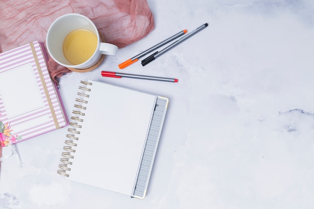 Bureau Avec Un Ordinateur Portable