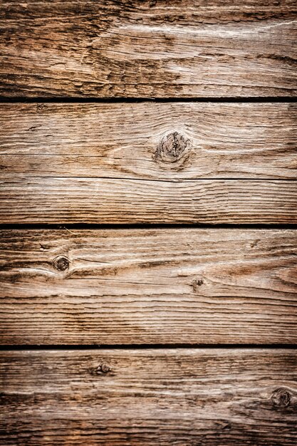 Bureaux en bois marron à partir de planches