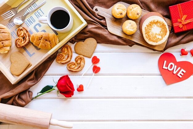 Cadeaux et desserts pour la Saint-Valentin