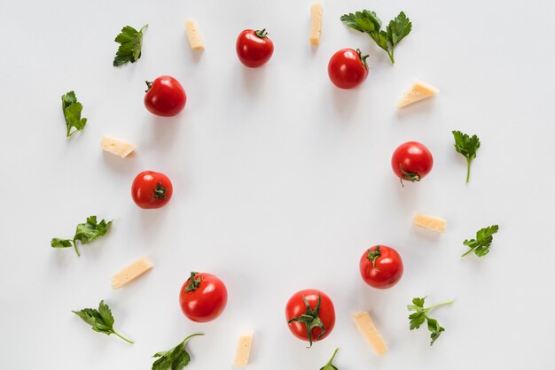 Cadre entouré de légumes vue de dessus