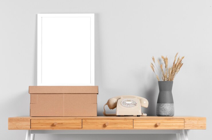 Photo gratuit cadre maquette sur table