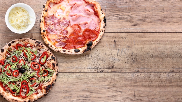 Cadre de pizza plat avec copie-espace