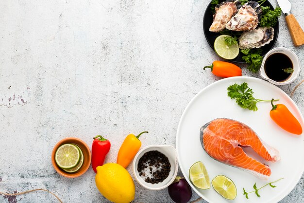 Cadre plat avec fruits de mer et copie