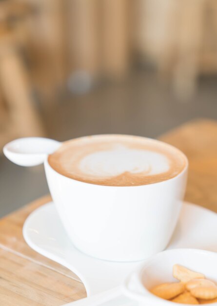 Café au lait chaud au magasin